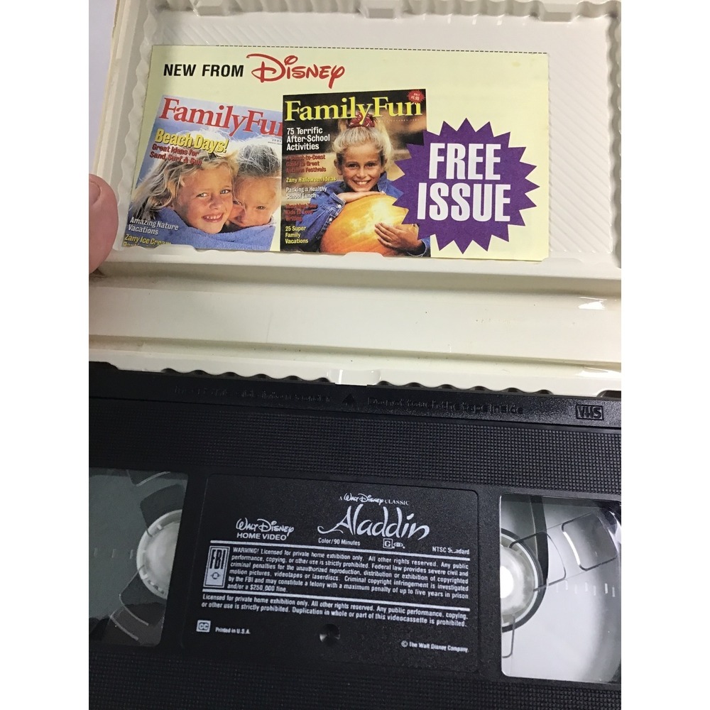 Walt Disney Classic Aladdin VHS Tape Original Animated Movie Clamshell Case - Picture 3 of 3